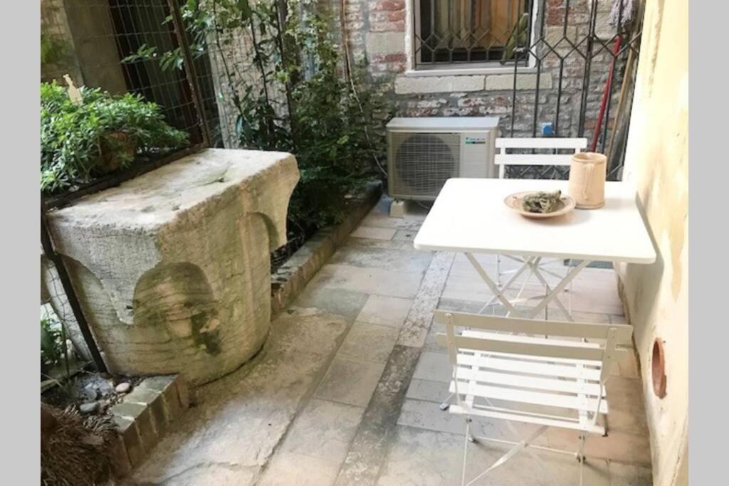 Appartamento Tipico Con Corte Privata ヴェネツィア エクステリア 写真